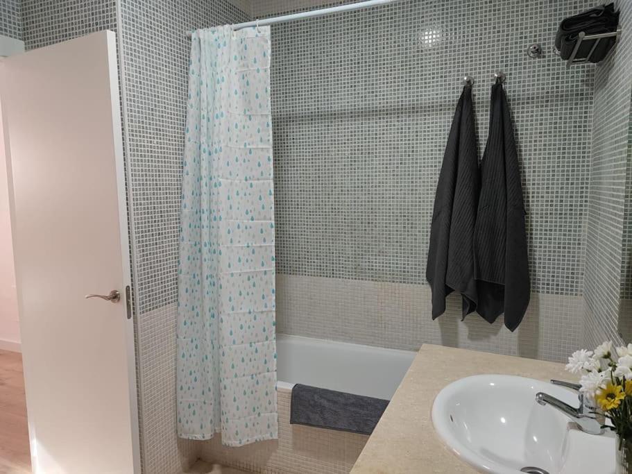 Apartamento Torrequebrada 贝纳尔马德纳 外观 照片