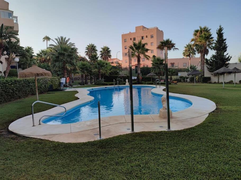 Apartamento Torrequebrada 贝纳尔马德纳 外观 照片